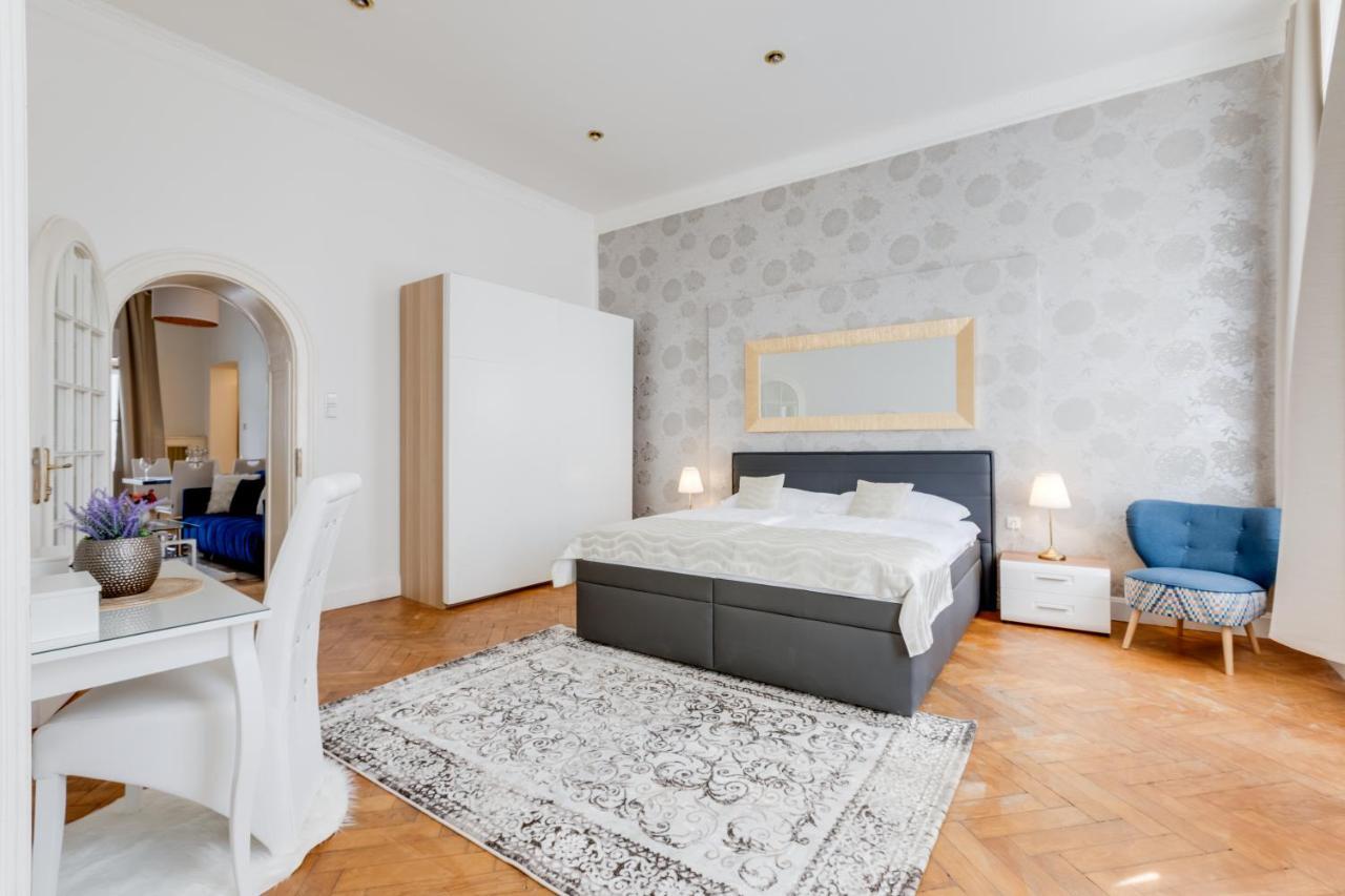 Wenceslass Square Royal Residence Apartments Prague Luaran gambar